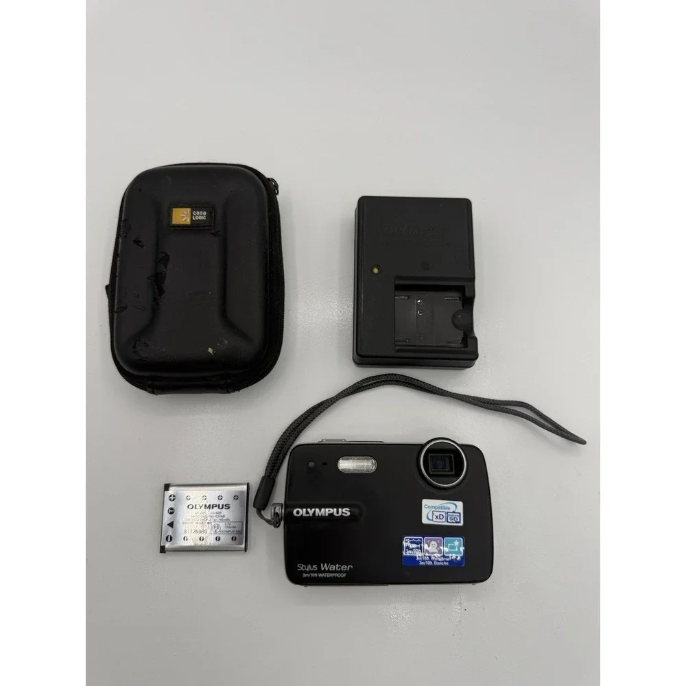 Olympus Stylus 550WP Digital Camera Black 10MP 3x Zoom Waterproof 3m/10ft